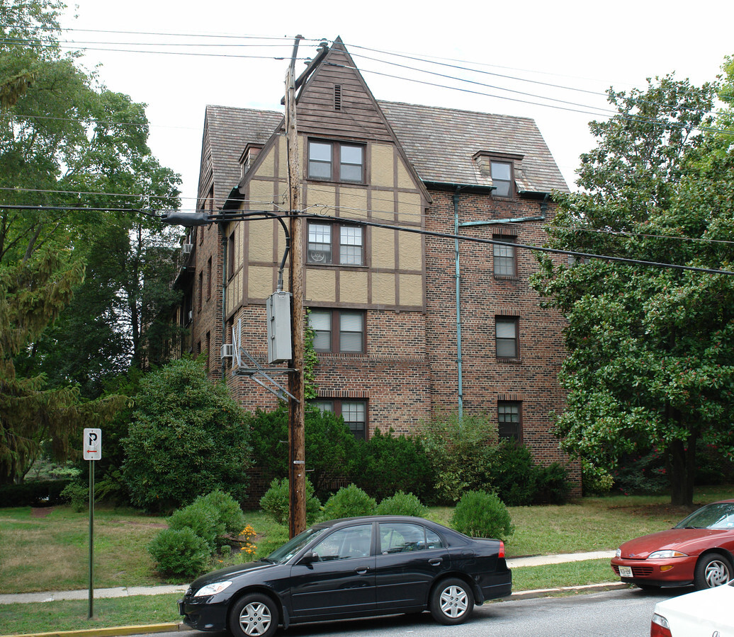 Autumn Woods Apartments - Autumn Woods Apartments