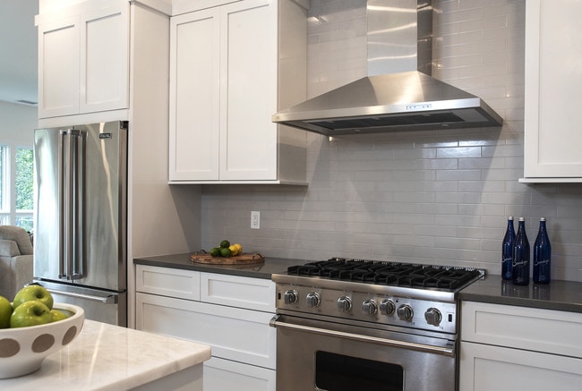 Photo - Colonial Court