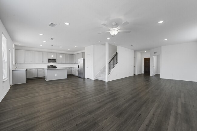 Photo - 606 Agarita Way