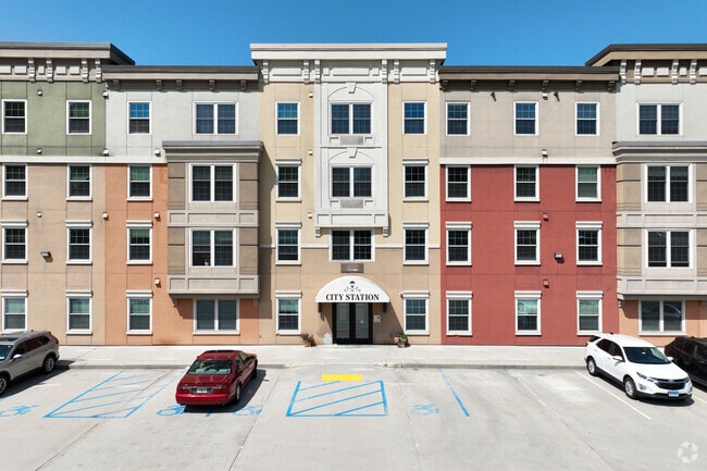 Photo - College Suites of City Station East