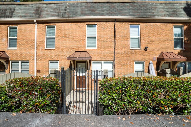 Photo - 115 Winding River Dr Unit B