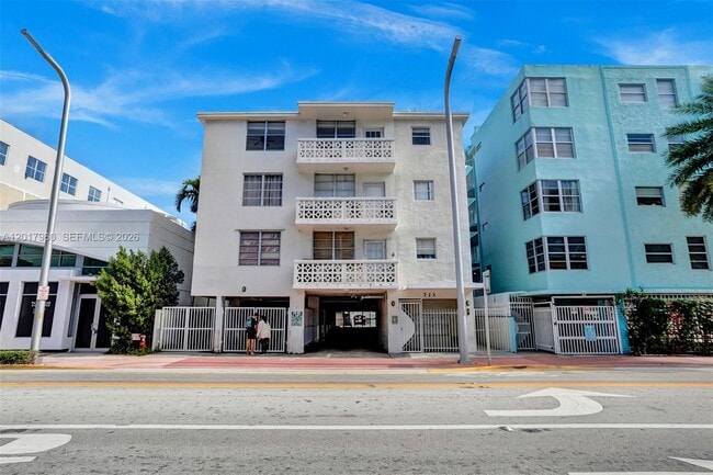 Photo - 713 Collins Ave Unit 42