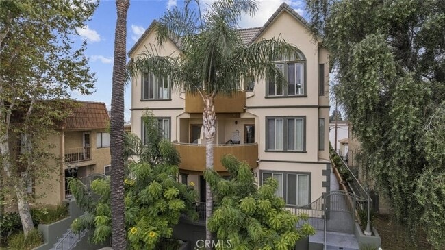 Photo - 231 E Burbank Blvd Unit 107