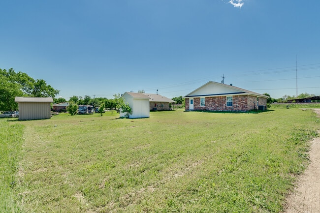 Photo - 380 Railroad Ave