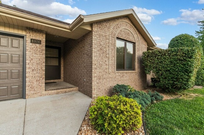 Photo - All brick home in Glendale schools!