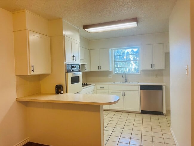 Photo - 3718 Monclair Ave