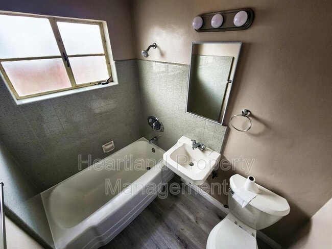 Photo - 7380 Colony Rd