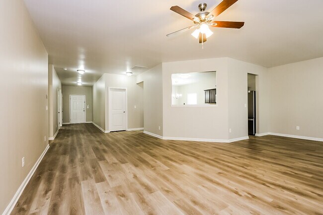 Photo - 3517 Mica Cir SE