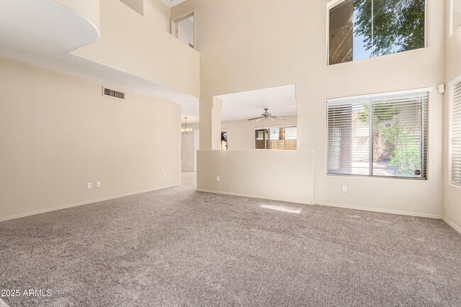 1334 E Helena Dr