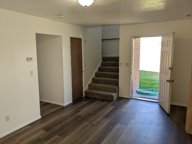 Photo - 153 W 1190 N