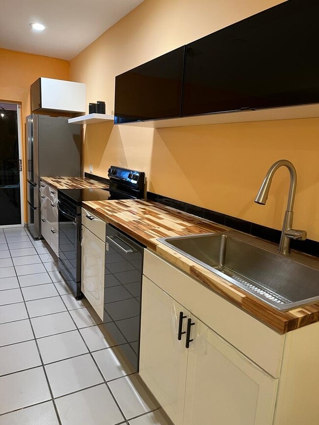 Photo - 8888 SW 136th St