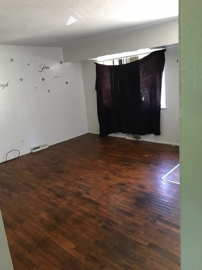 Photo - 1502 Lake Forest Dr