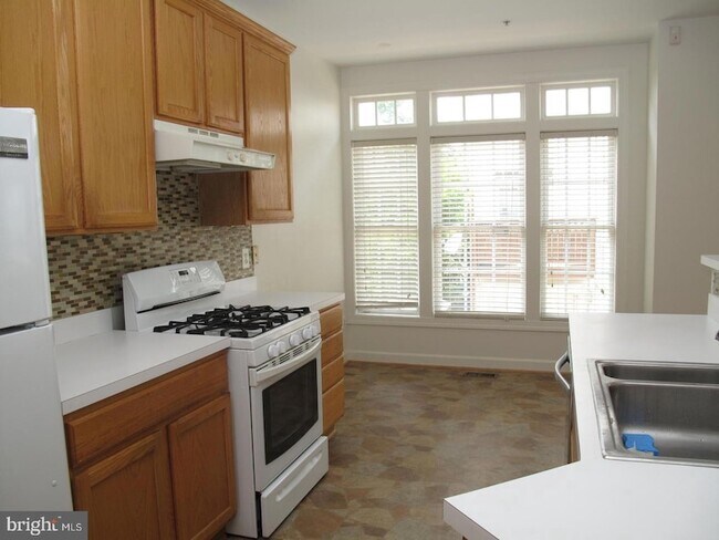 Photo - 8176 Skelton Cir