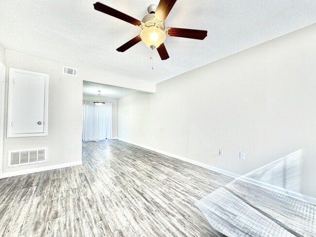 Photo - Oakview Place