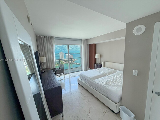 Photo - 500 Brickell Ave Unit 3001
