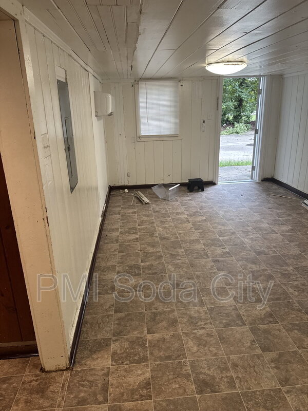 Photo - 211 E Brooks St Unit E