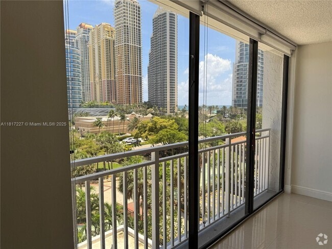 Building Photo - 210 174th St Unit 615 Rental