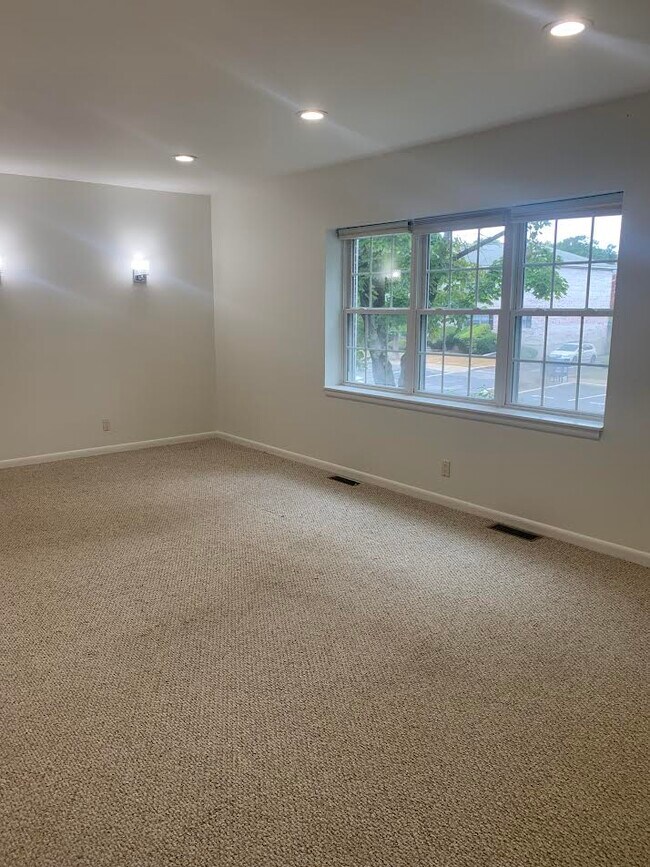 Photo - 144 Lake Shore Rd Unidad 1