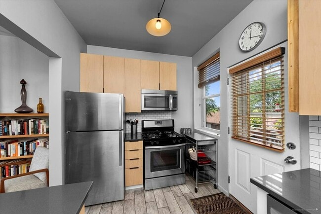 Photo - 4862 N Ashland Ave