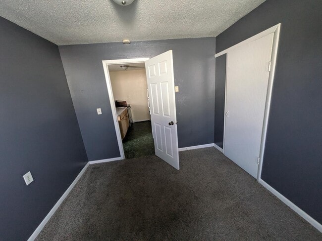 Photo - 1001 S Pittenger Rd