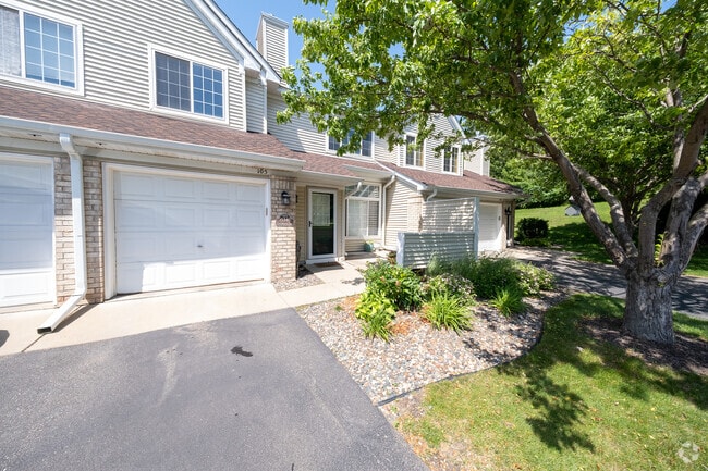 Building Photo - 15345 Greenhaven Ln Rental