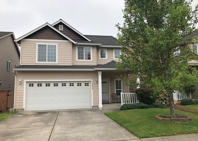 Building Photo - Home Sweet Home! 4 Bedroom/2.5 Bath in Sal...