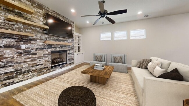 Photo - 2405 Vineyard Dr