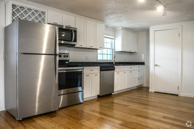 Building Photo - 152 Main St Unit 11 Rental