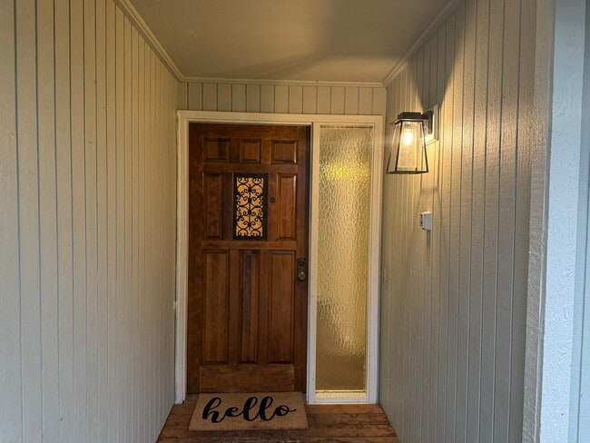 Building Photo - 2436 La Jolla Dr NW