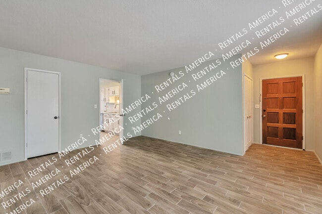 Photo - 644 N Richey Blvd