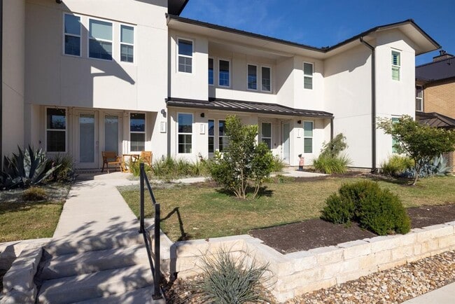 Building Photo - 2508 Simond Ave Unit C
