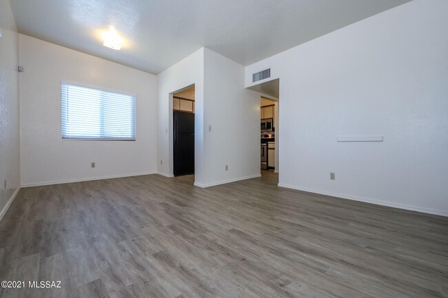 312 E 24th St Unit 3