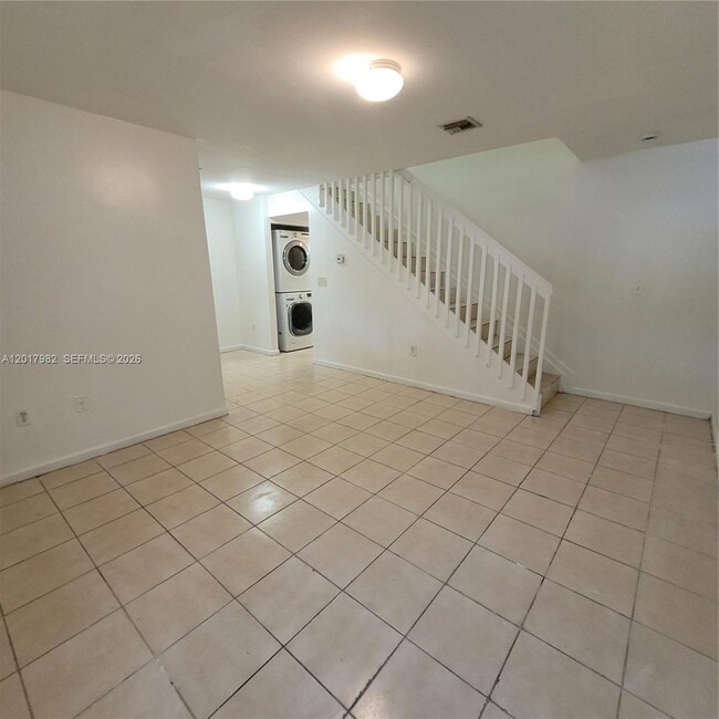 Photo - 13950 NE 2nd Ave