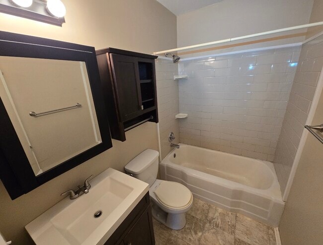 Photo - 2007 46th St