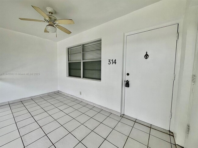Photo - 581 Blue Heron Dr Unit 314-B