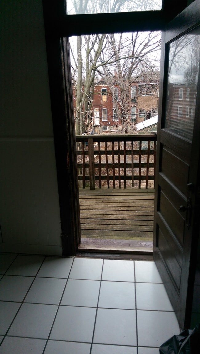 Kitchen Deck - 3421 Hartford St Unit 2nd