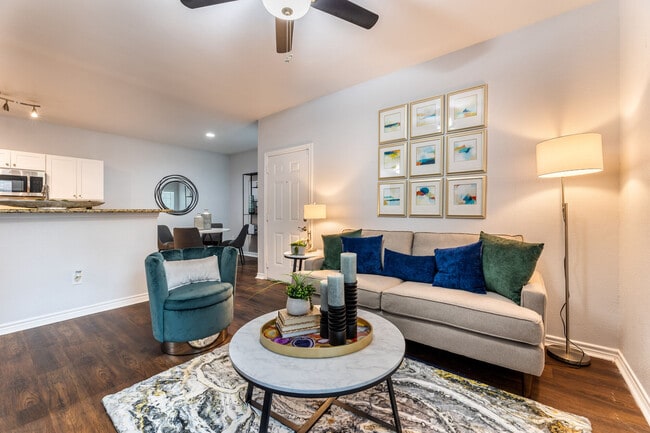 Lakebridge Apartments