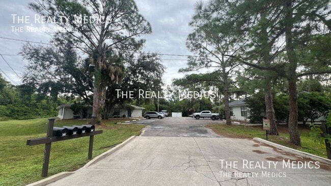 Photo - 1984 Agora Cir SE