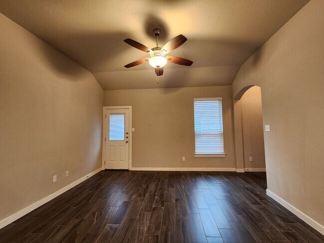 Photo - 3/2/2 Duplex Close to Creekside Shopping and Entertainment!  /Stainless Appliances/ Fridge / CISD