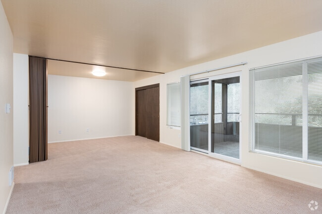 Studio, 1BA - 487-575SF