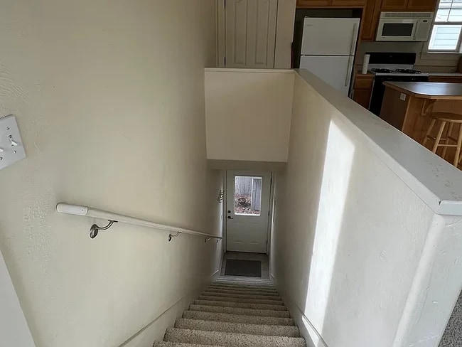 Photo - 476 Clinton St