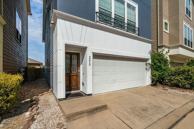 Photo - 3210 Clearview Cir