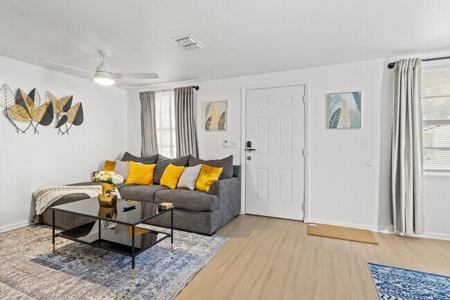 Photo - 3721 E Clifton St Unidad ID1343014P