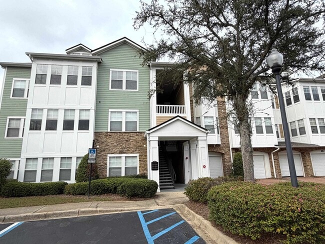 Building Photo - 2801 Chancellorsville Dr Unit 232