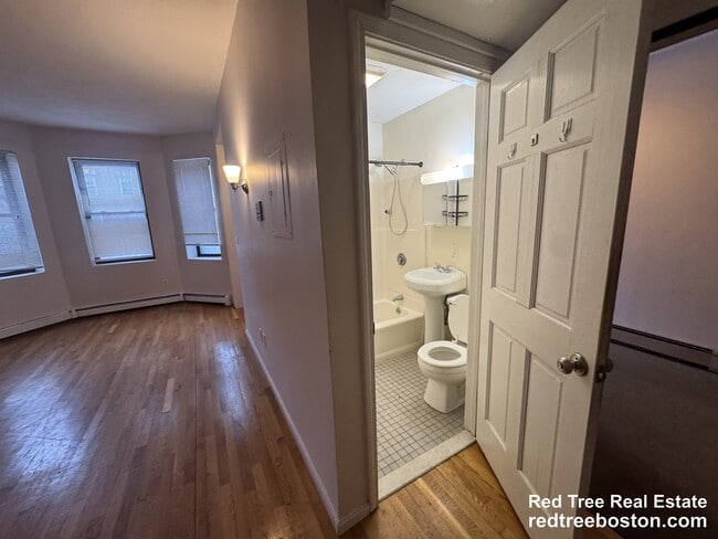 Photo - 67 S Huntington Ave Unit 1