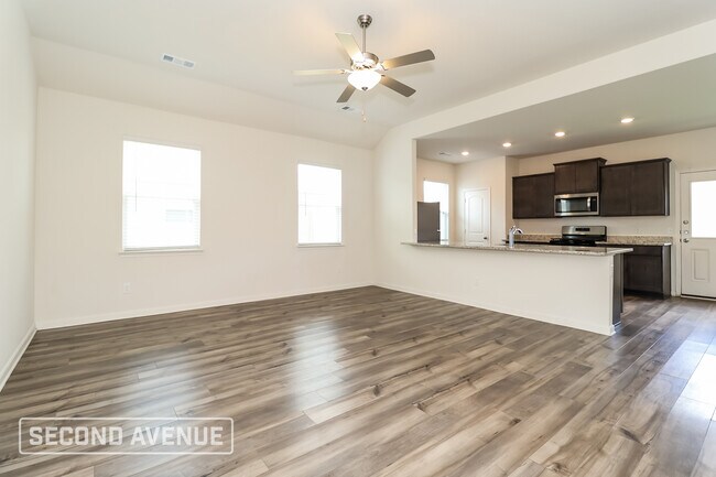 Photo - 1329 Woodwinds Dr