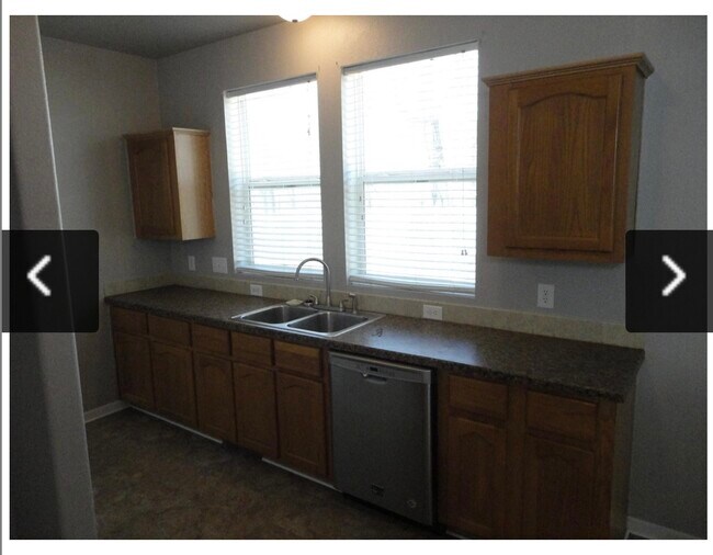 Photo - 105 Hemingway Ct