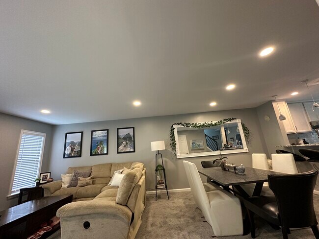 Photo - 522 Blacksmith Ln