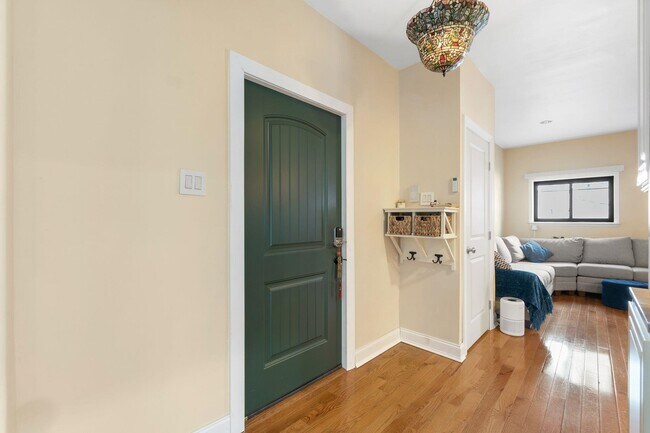 Photo - 603 1st St Unit 1