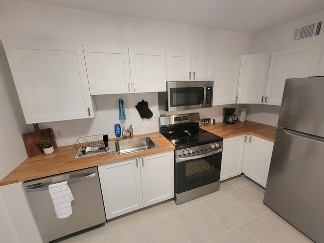 Photo - 7802 Eby St Unidad 3